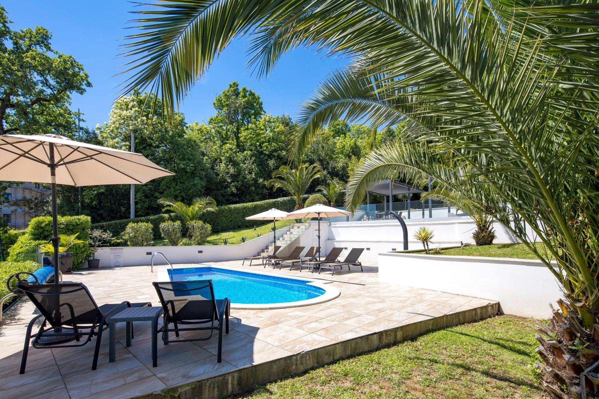 Villa Garden Apartment With Pool Opatija Buitenkant foto