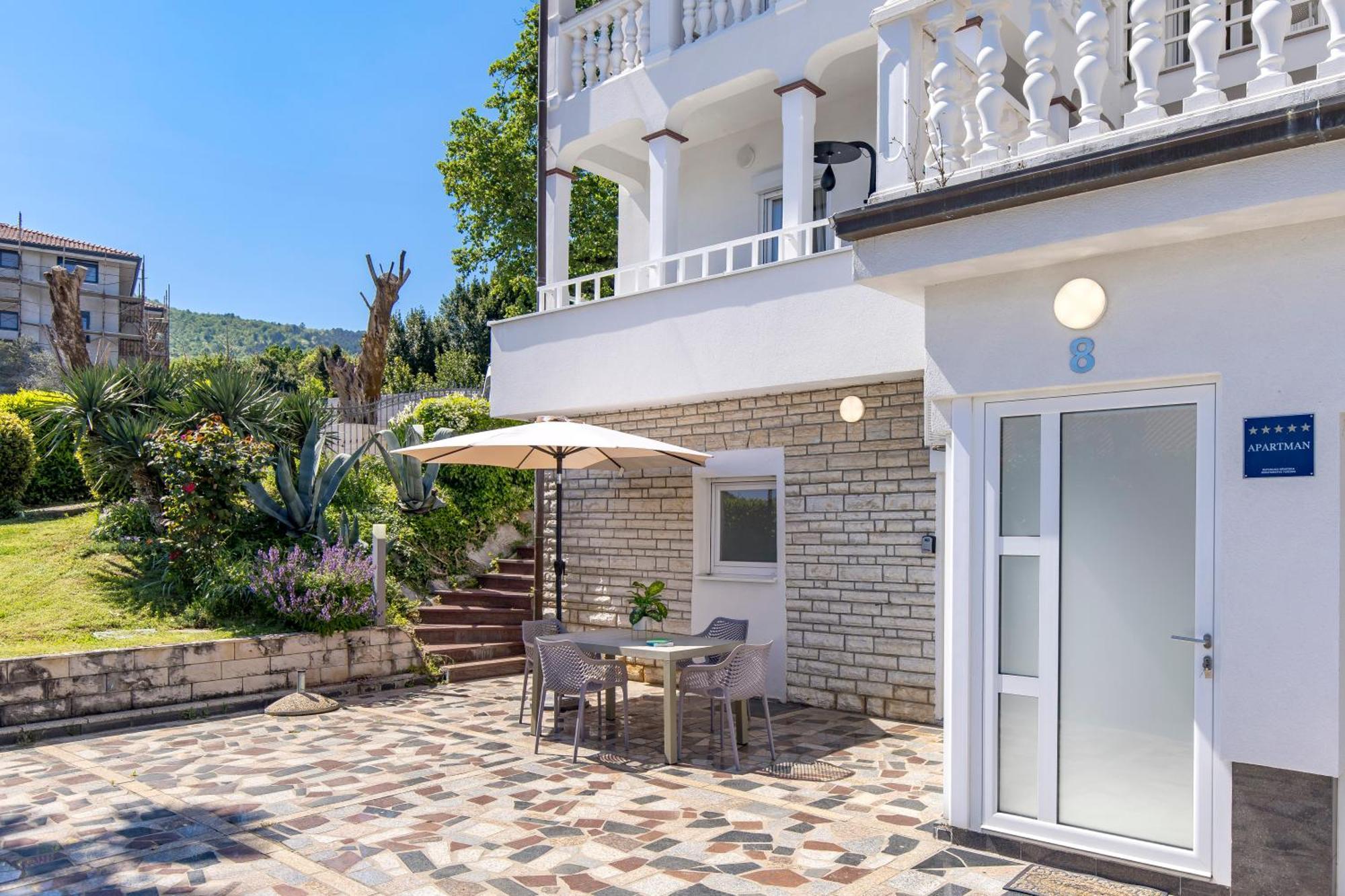 Villa Garden Apartment With Pool Opatija Buitenkant foto