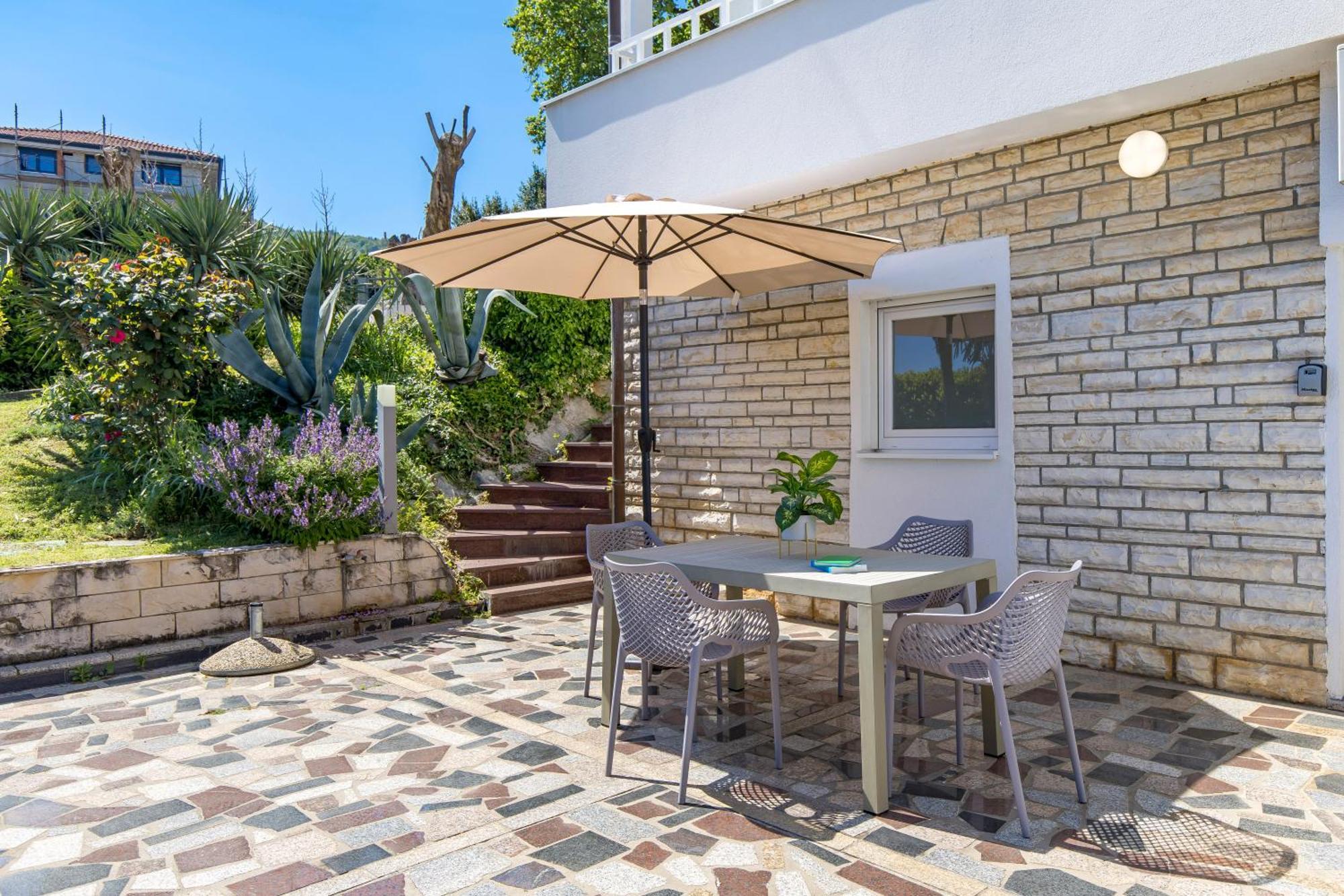 Villa Garden Apartment With Pool Opatija Buitenkant foto